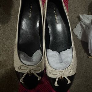 Tory Burch Black and Cream Bow Flats